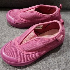 Oshkosh B’Gosh Shoes Girls 13 Magenta Canvas Round Toe Slip On Sneaker NEW &TAGS