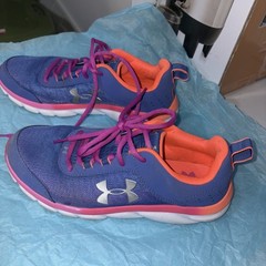 Under Armour UA GS Assert 8 Sneaker Blue Youth Size 6Y/7.5 Ladies