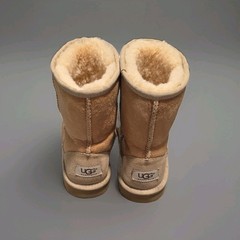 UGG Australia F3010F Beige Leather Sheepskin Bootie Unisex Kids 3 Ankle Boot