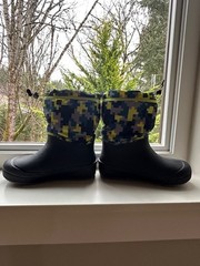 BOGS Snow Shell Boots Winter Insulated Kids Youth Size 2