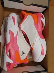 New with box Jordan Max Aura 4gs size 6y white with pink & orange