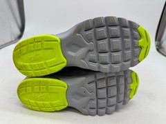 Nike Air Max Invigor Sneakers Kids Wolf Gray Lace-Up Athletic Shoes – 5Y