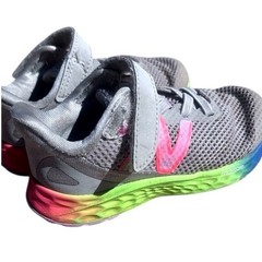 New Balance Fresh Foam Arishi v4 Kids 7 Grey Pink Rainbow Good Athletic Sneakers