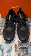 Nike Cosmic runners GS Black White 5y