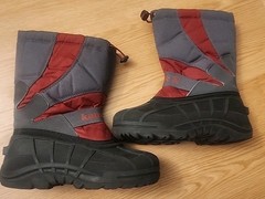 Kamik Kids Lined Snow Boots Gray/ Black/Maroon Size 4 Waterproof Removable Liner