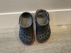 CROCS Kid’s Size J 1 STAR WARS Darth Vader Glow-in-the-Dark Logo Fleece Lined