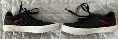 VANS Seldan Checkerboard tie sneakers- Black/Red-YOUTH Sz 5-EXCELLENT CONDITION
