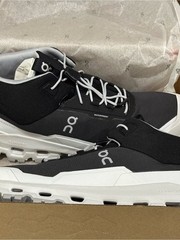 On Cloudhero Mid Waterproof boot, Unisex Youth 6,Black, Gray & White