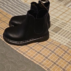 Dr. Martens 2976 Kids Chelsea Boots Black Leather Zip US 7 EU 23 UK 6