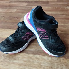 New Balance Kid’s 680 V6 Hook and Loop Running Shoe | Kids size US 4/EU 36