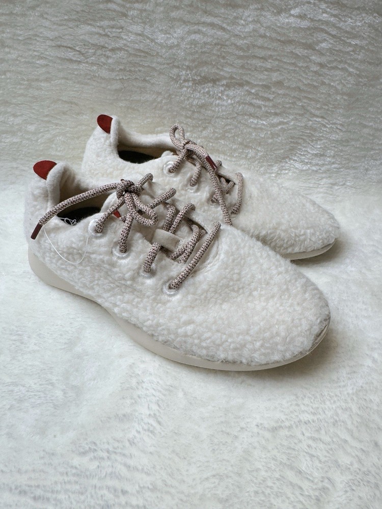 Allbirds Smallbirds White Fluffs Wool Runner Sneakers size Y3 NEW