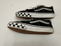 Vans Old Skool Checkerboard Black White Skate Shoes Juniors Size 6 EU 38