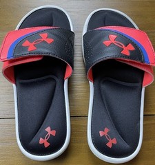 Under Armour UA Size 4 Youth Slides Ignite 3022728-002