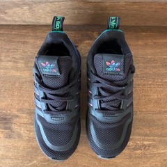 Adidas Multix Black Rainbow Gradient Sneakers Kids Size 9K HR1222
