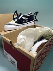 Slip On V Shark X-Ray Toddler Authentic Vans Shoes – Size 5.5 (Glow In The Dark)