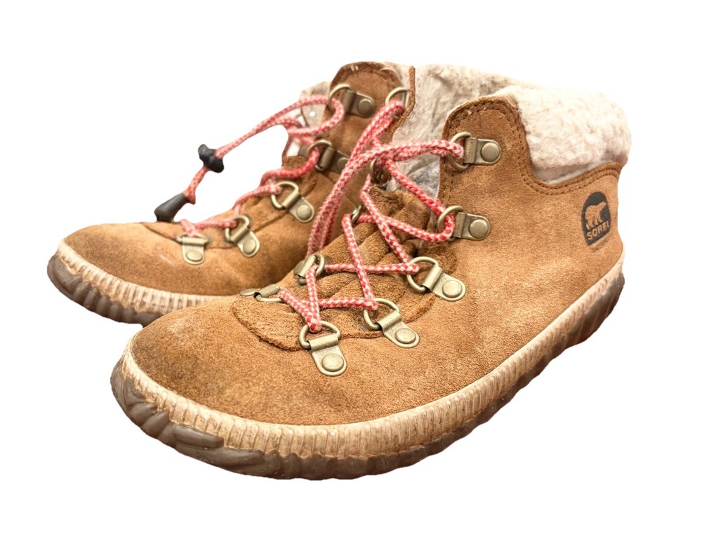 Sorel Out ‚N About Conquest Boots in a camel brown Youth Size 3