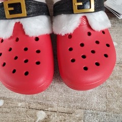 Crocs Classic Lined Santa Clogs Sz J2 2 Sandals Christmas Holiday Slip On Fuzzy