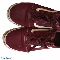 Vans Off The Wall Maroon And White Youth Size 61/2 Great condition