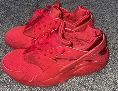 Nike Air Huarache Run (GS) Triple Red 654275 600 Size Youth sz 6Y/Womans 7.5