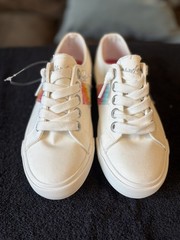 Sneaker
