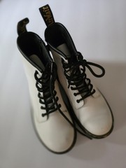 Dr. Martens AW004 Kids White Leather Boots Size 3 US Zip Lace Youth