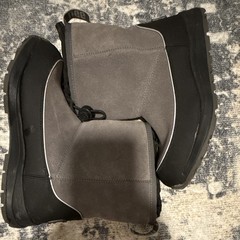 UGG Waterproof Drawstring Snow Boots Suede Gray/Black Unisex Kids size US 2