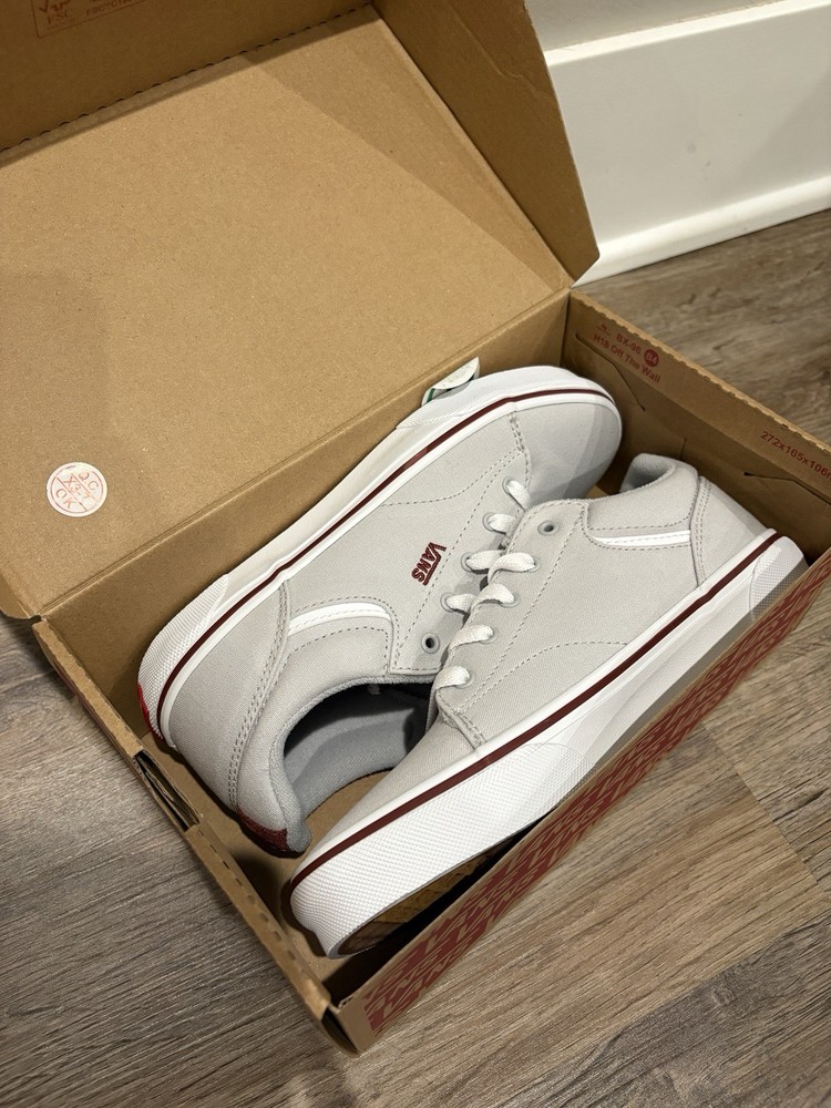 Boys VANS Seldan Pop Lunar Rock Sneakers Size 5 New In Box Never Worn