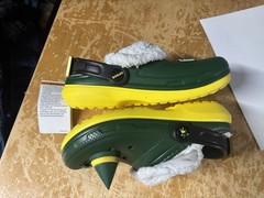 New Buddy The Elf CROCS Classic Clogs Green Big Kids 3 J3 Fur-Lined w/Jibbitz