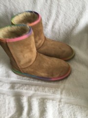 Ugg Australia Classic Short Chestnut Brown Suede Winter Boots SN 1006063KSize 4Y