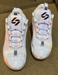 Jordan Luca 2 Nebula Kids Sneaker US 5 Low Top Lace-Up Pink White Purple