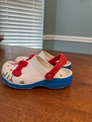 Crocs Hello Kitty 50th Anniversary I Am Classic Clogs Kids white red blue 13