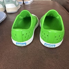 NEW Native Jefferson Vivid Green Shell White Unisex Shoes Toddler/Kids Size 5C