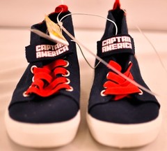 kid’s Marvel Comic Captain America unisex sneakers size 13 navy high top lace up
