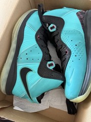 Used W/Defects Size 7Y (youth) Nike LeBron 8 South Beach (GS) 2010