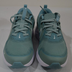 Nike Cosmic Runner (GS) Color: Mint/Tan Size 6.5Y (New)