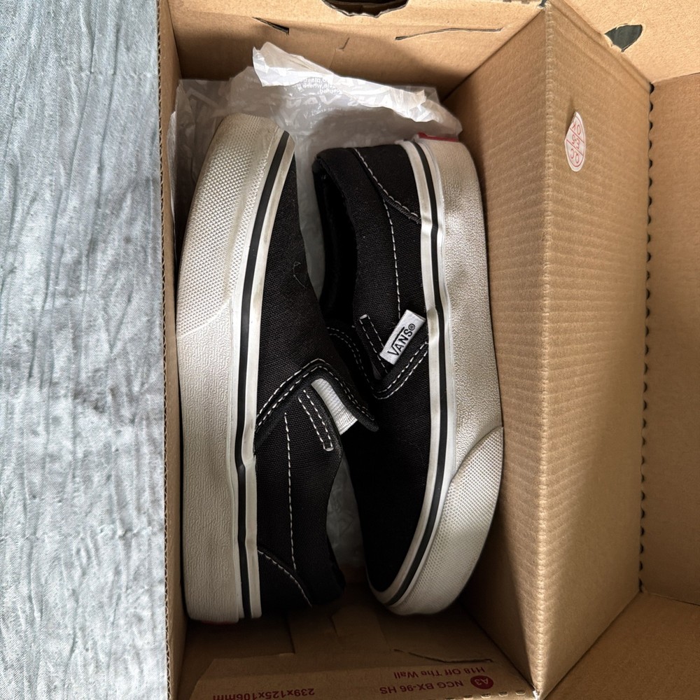 Size 12 Youth Unisex Vans Classic Slip-On Black/White Sneakers Shoes VN000ZBU6BT