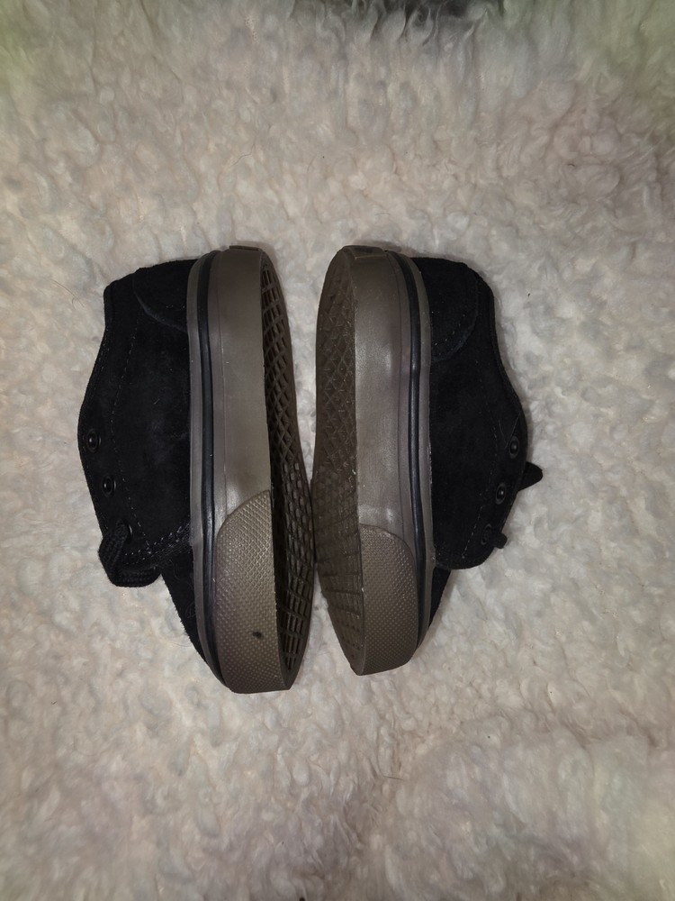 Toddler Vans Size 5.0 106 vulcanized black with dark gum Fleece Inside