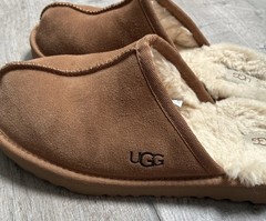 UGG Chestnut Shearling Lined Slides Slippers Kids 6 Women’s 8 Cozy Comfort