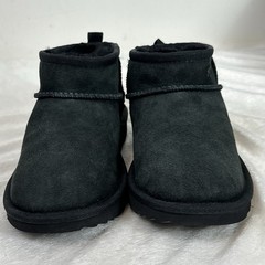 UGG Kids Classic Ultra Mini Boots Black Size 1 Everyday Essential 1130750K