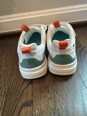 On The Roger Hook and Loop Sneakers 3KE10010840 White/Green Size 2.5 Kids