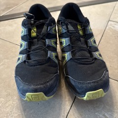 Salomon Speedcross Waterproof Kid’s Size 4 Trail Running Shoes Black Yellow