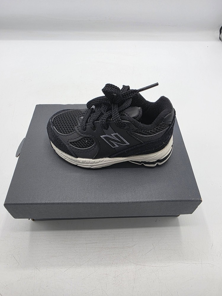 New Balance 2002 Running Toddlers Style, size US 4, Ic2002bk