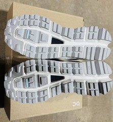 On Running Kids‘ Cloudhero Mid Waterproof Size Youth 3.5