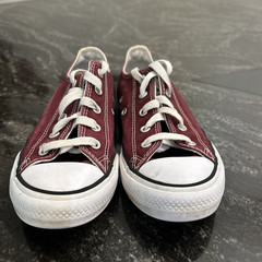 Converse Chuck Taylor All Star Maroon Canvas Low Top Youth Sneakers Size 2 kids