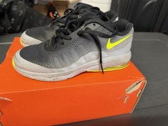 Size 13 (PS) – Nike Air Max Invigor Low Gray