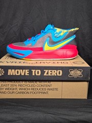 Kyrie 8 GO SE (GS) Black/Tour Yellow/ Kids Size 4.5Y/ (B.N.I.B)