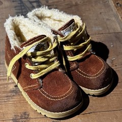 Vintage Dyna Kids Insulated Leather Chukka Boot Gum Rubber Sole Kids Size 3.5 US