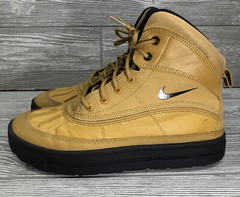 Nike Woodside 2 High ACG Brown/Tan Boot Hiking Size 7 Youth Or Women Size 8.5
