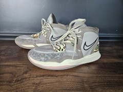 Nike Kyrie Infinity Leopard Camo Size 6Y Gray Basketball Shoes Sneakers 2022