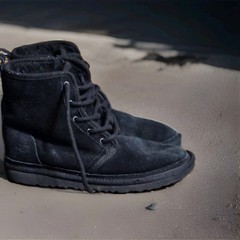 UGG Neumel Wool Lined Snow WinterBoots w/ Side Zipper Women’s Size 6